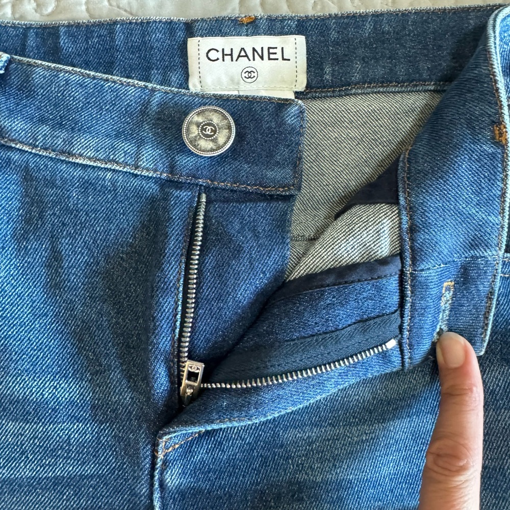 CHANEL Blue Straight Leg Jeans with Braided Detail 2019 Collection size 42 - Picture 12 of 17